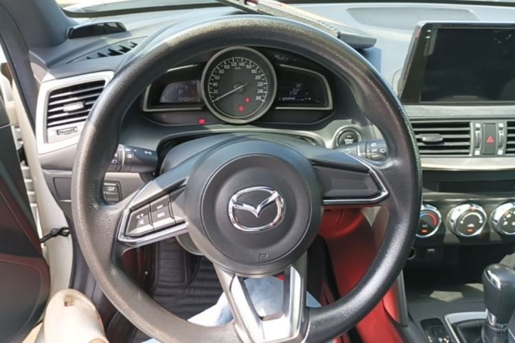 Used Mazda CX-4 2018 2.0L Automatic Two-Wheel Drive Blue Sky Dynamic Version China VI Standard Steering Wheel