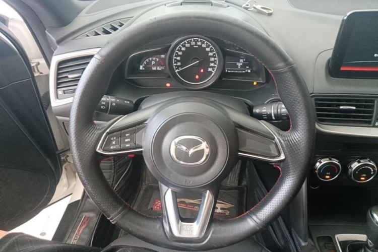 Used Mazda CX-4 2018 2.0L Automatic Two-Wheel Drive Blue Sky Dynamic Version China VI Standard Steering Wheel