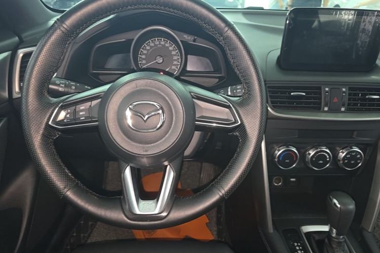 Used Mazda CX-4 2018 2.0L Automatic Two-Wheel Drive Blue Sky Dynamic Version China VI Standard Steering Wheel