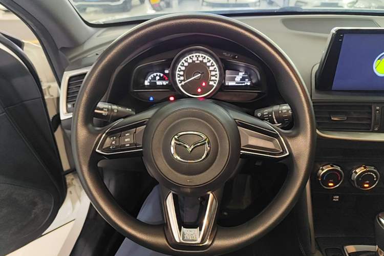 Used Mazda CX-4 2018 2.0L Automatic Two-Wheel Drive Blue Sky Dynamic Version China VI Standard Steering Wheel