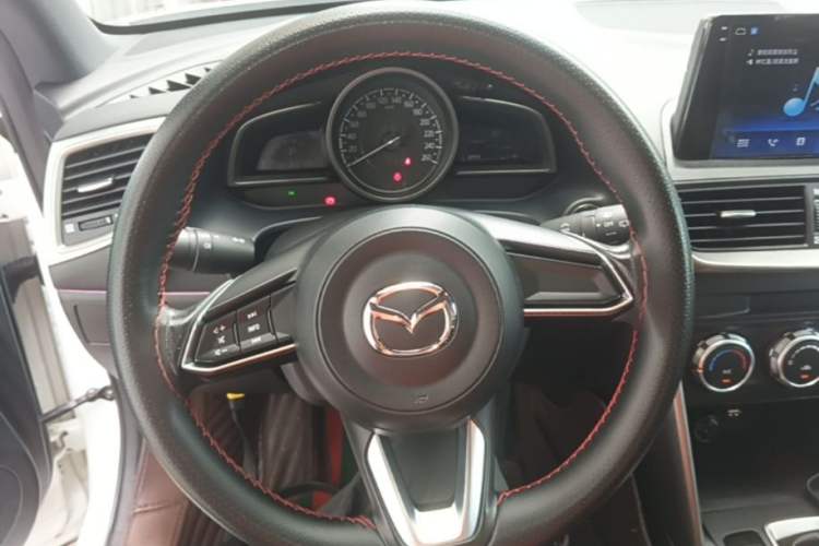 Used Mazda CX-4 2018 2.0L Automatic Two-Wheel Drive Blue Sky Dynamic Version China VI Standard Steering Wheel
