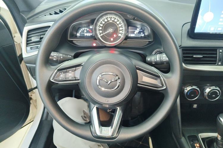 Used Mazda CX-4 2018 2.0L Automatic Two-Wheel Drive Blue Sky Dynamic Version China V Standard Steering Wheel