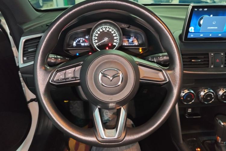 Used Mazda CX-4 2018 2.0L Automatic Two-Wheel Drive Blue Sky Dynamic Version China V Standard Steering Wheel