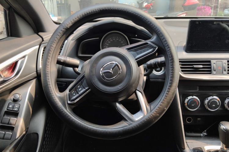 Used Mazda CX-4 2018 2.0L Automatic Two-Wheel Drive Blue Sky Dynamic Version China V Standard Steering Wheel