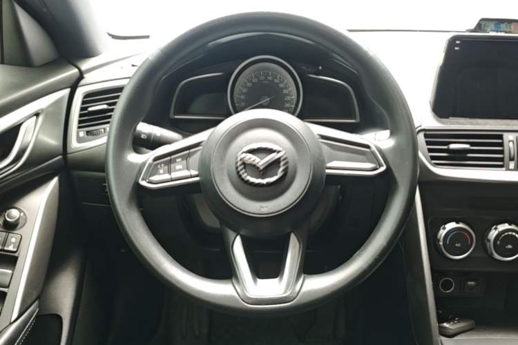 Used Mazda CX-4 2018 2.0L Automatic Two-Wheel Drive Blue Sky Dynamic Version China V Standard Steering Wheel