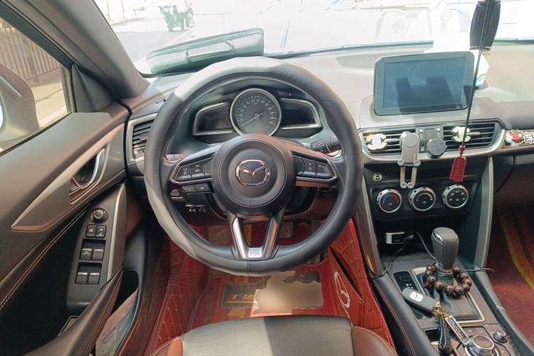 Used Mazda CX-4 2018 2.0L Automatic Two-Wheel Drive Blue Sky Premium Upgrade Version China VI Standard Steering Wheel