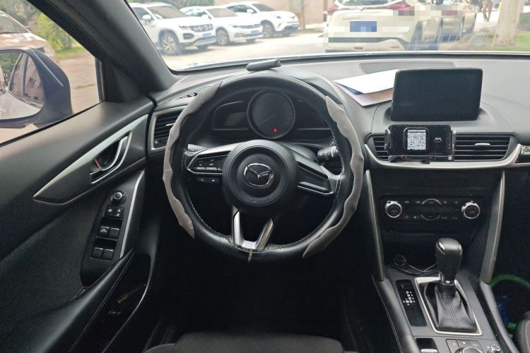 Used Mazda CX-4 2018 2.0L Automatic 2WD Blue Sky Exploration Edition China VI Standard Steering Wheel