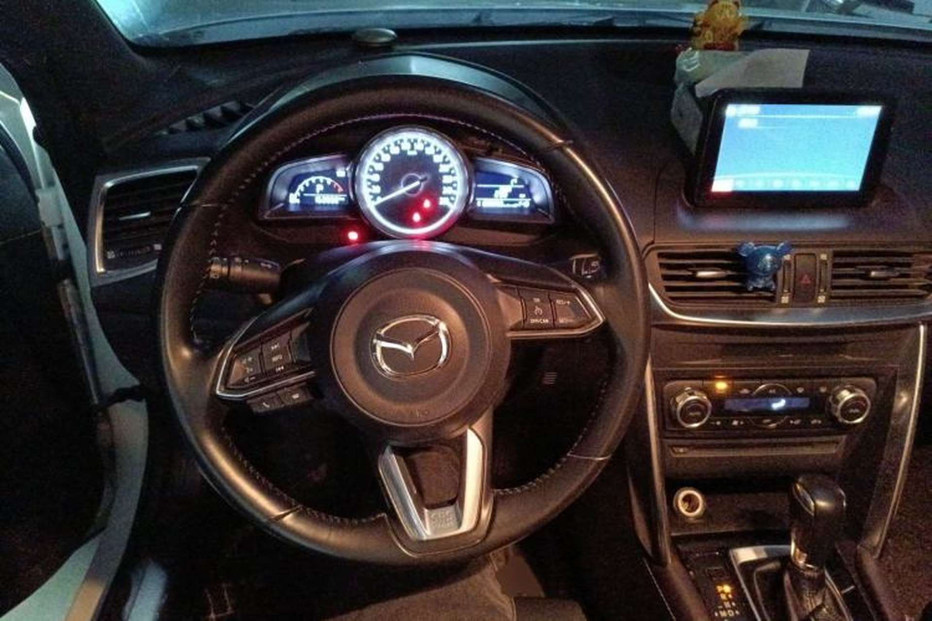 Used Mazda CX-4 2018 2.0L Automatic Two-Wheel Drive Blue Sky Luxury Edition Steering Wheel