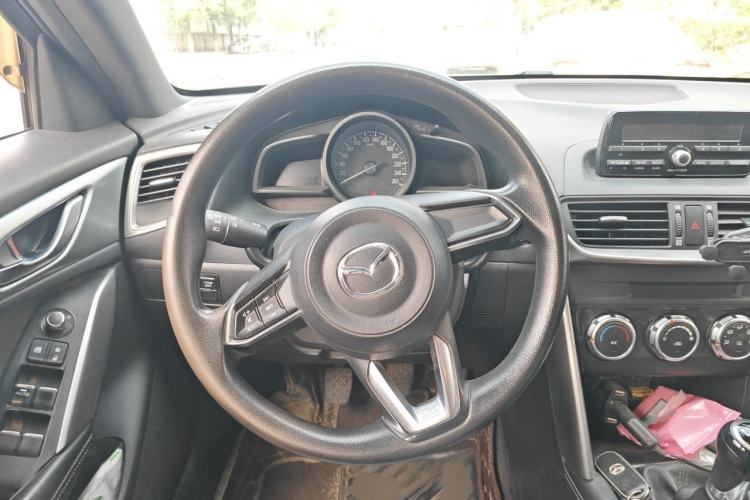 Used Mazda CX-4 2018 2.0L Manual Two-Wheel Drive Blue Sky Dynamic Edition China V Standard Steering Wheel