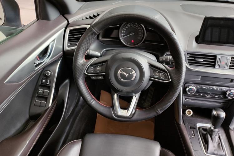 Used Mazda CX-4 2018 2.5L Automatic 4x4 Blue Sky Sport Edition China V Standard Steering Wheel