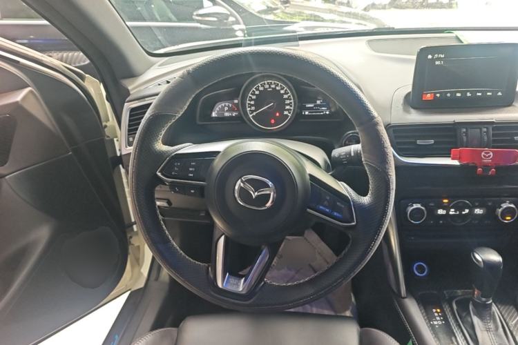 Used Mazda CX-4 2018 2.5L Automatic 4x4 Blue Sky Sport Edition China V Standard Steering Wheel
