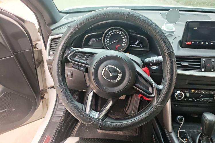 Used Mazda CX-4 2018 2.0L Automatic Two-Wheel Drive Blue Sky Exploration Version China V Standard Steering Wheel