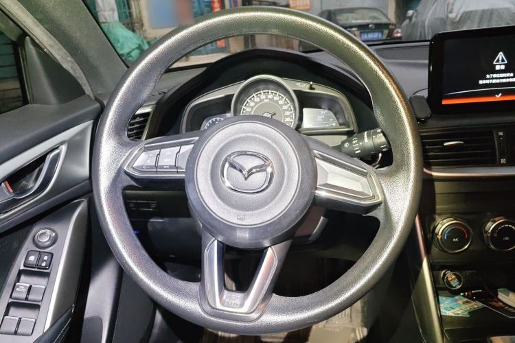 Used Mazda CX-4 2018 2.0L Automatic Two-Wheel Drive Blue Sky Dynamic Version China VI Standard Steering Wheel