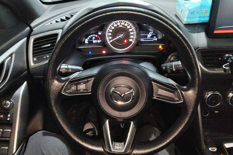 Used Mazda CX-4 2018 2.0L Automatic Two-Wheel Drive Blue Sky Dynamic Version China VI Standard Steering Wheel