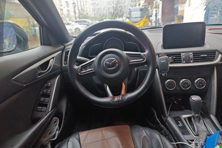 Used Mazda CX-4 2018 2.0L Automatic Two-Wheel Drive Blue Sky Dynamic Version China V Standard Steering Wheel