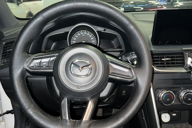 Used Mazda CX-4 2018 2.0L Automatic Two-Wheel Drive Blue Sky Dynamic Version China V Standard Steering Wheel