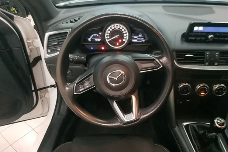 Used Mazda CX-4 2018 2.0L Manual Two-Wheel Drive Blue Sky Dynamic Edition China V Standard Steering Wheel