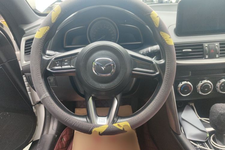Used Mazda CX-4 2018 2.0L Automatic Two-Wheel Drive Blue Sky Premium Upgrade Version China V Standard Steering Wheel
