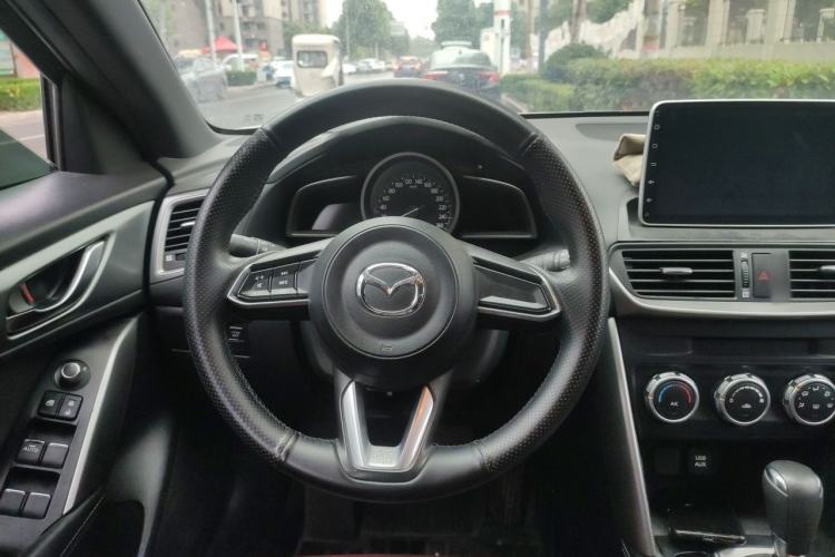 Used Mazda CX-4 2018 2.0L Automatic Two-Wheel Drive Blue Sky Dynamic Version China V Standard Steering Wheel