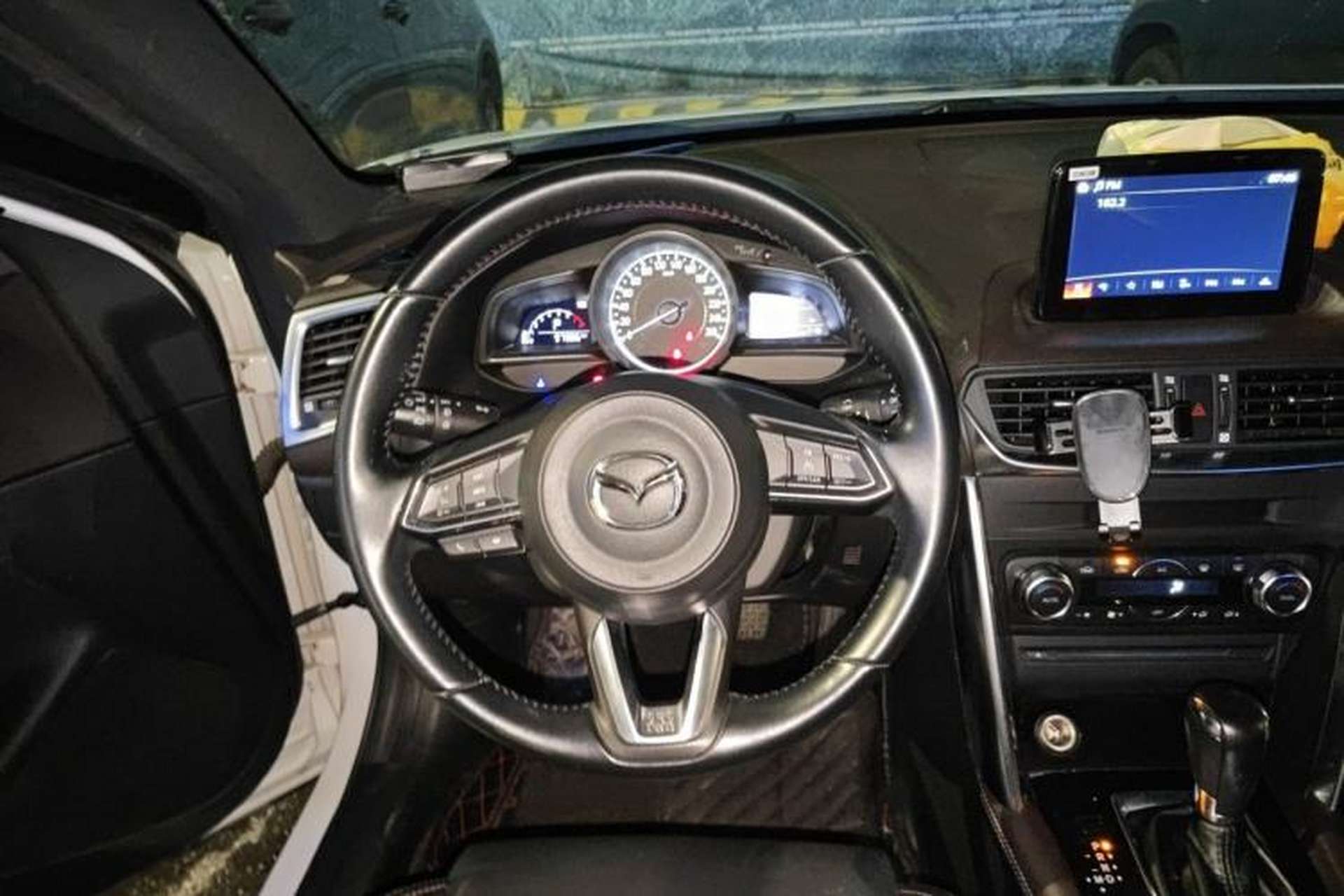 Used Mazda CX-4 2018 2.0L Automatic Two-Wheel Drive Blue Sky Premium Upgrade Version China V Standard Steering Wheel