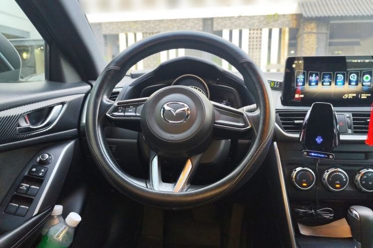 Used Mazda CX-4 2018 2.0L Automatic Two-Wheel Drive Blue Sky Dynamic Version China V Standard Steering Wheel