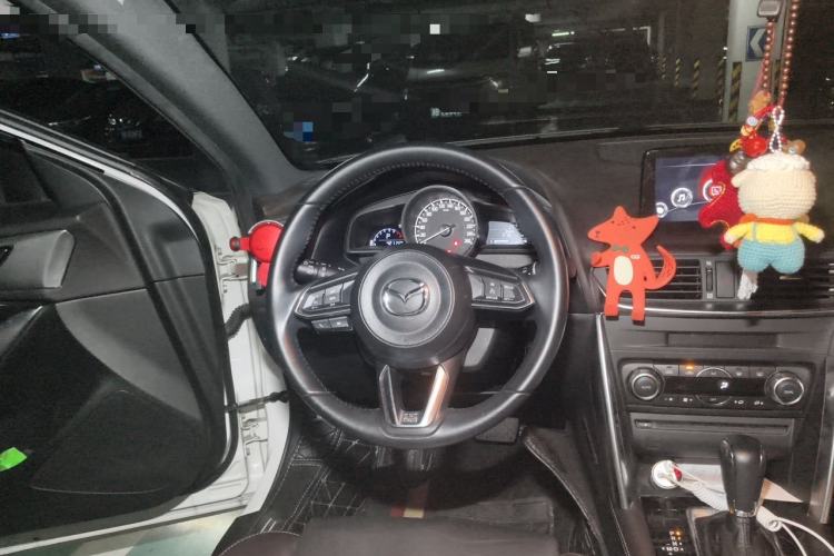 Used Mazda CX-4 2018 2.0L Automatic Two-Wheel Drive Blue Sky Premium Upgrade Version China V Standard Steering Wheel