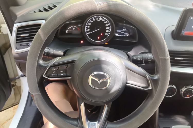 Used Mazda CX-4 2018 2.0L Automatic Two-Wheel Drive Blue Sky Dynamic Version China VI Standard Steering Wheel