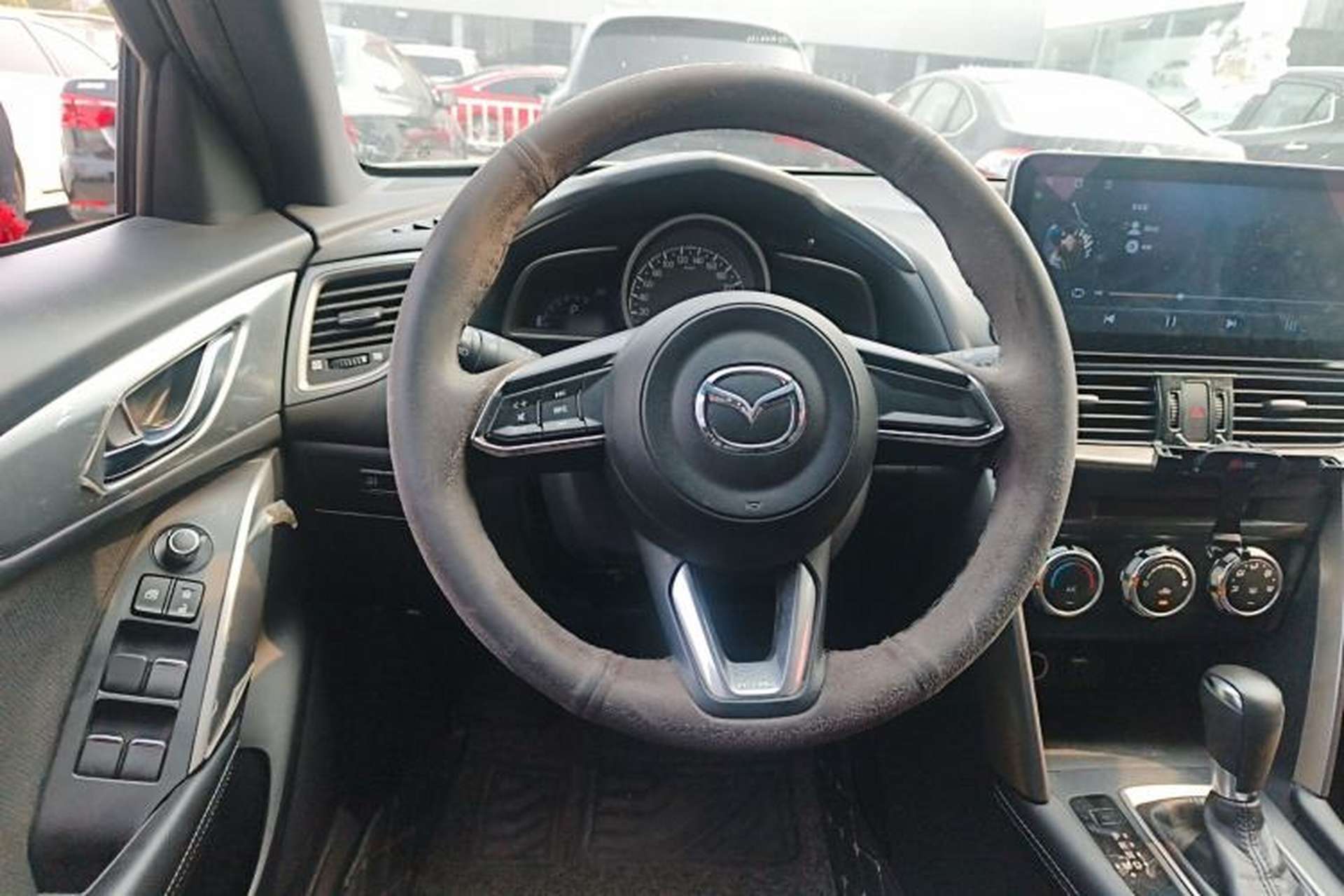 Used Mazda CX-4 2018 2.0L Automatic Two-Wheel Drive Blue Sky Dynamic Version China V Standard Steering Wheel