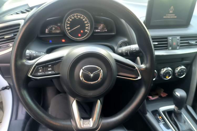 Used Mazda CX-4 2018 2.0L Automatic Two-Wheel Drive Blue Sky Dynamic Version China V Standard Steering Wheel