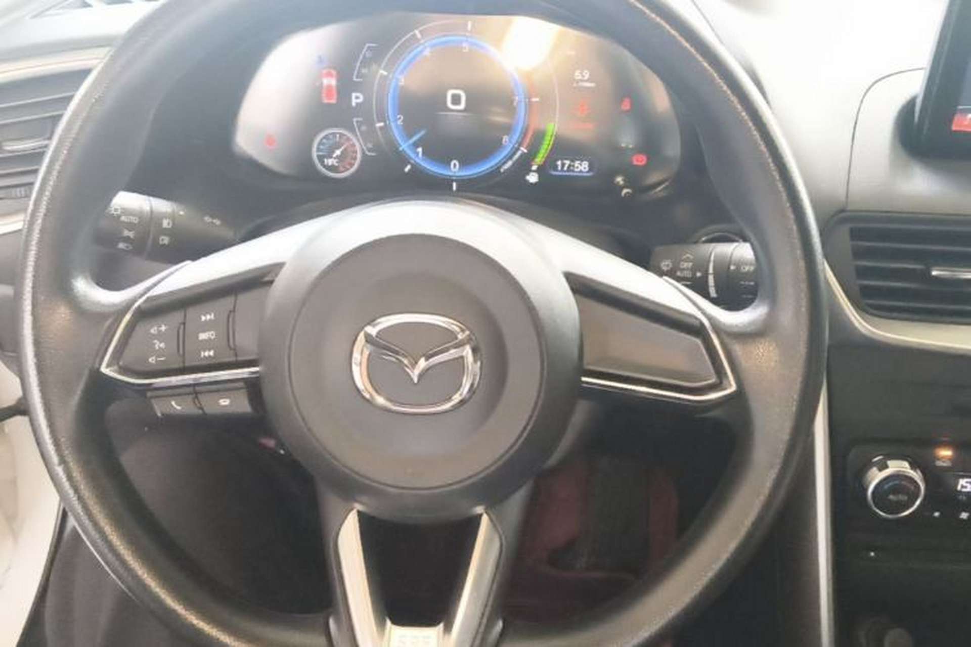 Used Mazda CX-4 2018 2.0L Automatic Two-Wheel Drive Blue Sky Exploration Version China V Standard Steering Wheel