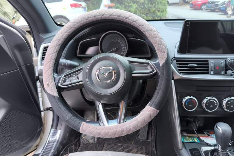 Used Mazda CX-4 2018 2.0L Automatic Two-Wheel Drive Blue Sky Dynamic Version China V Standard Steering Wheel