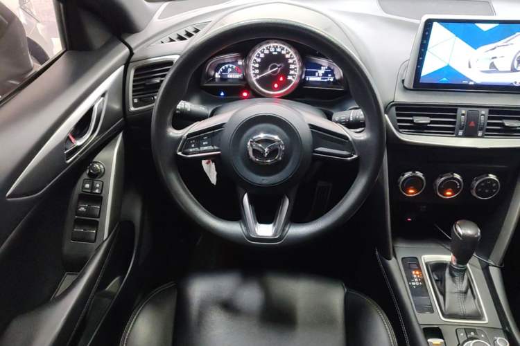 Used Mazda CX-4 2018 2.0L Automatic Two-Wheel Drive Blue Sky Dynamic Version China V Standard Steering Wheel
