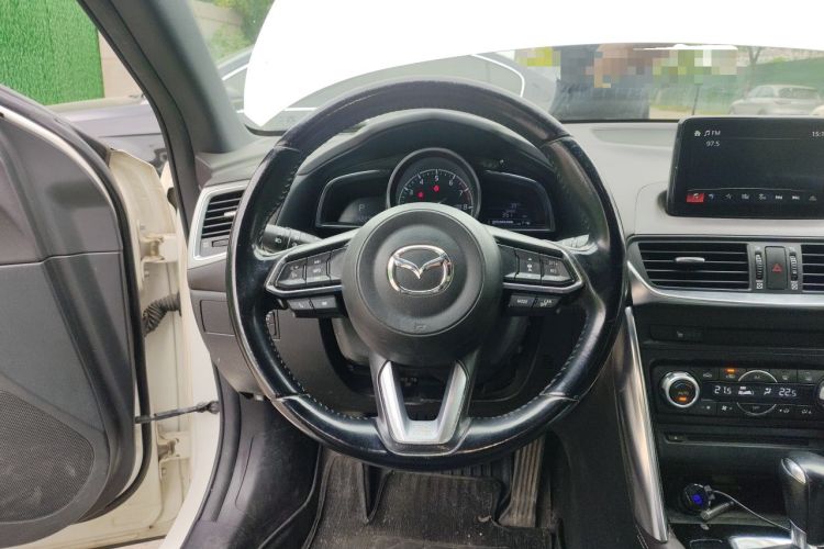 Used Mazda CX-4 2018 2.5L Automatic 4x4 Bluelight Fearless Edition China V Standard Steering Wheel