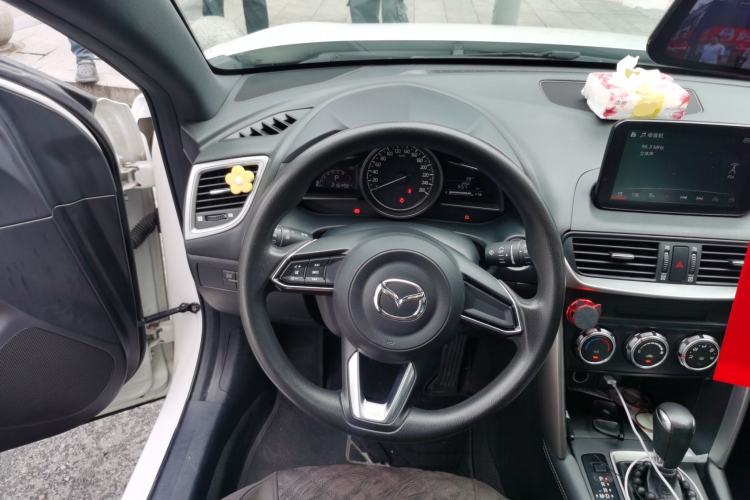 Used Mazda CX-4 2018 2.0L Automatic Two-Wheel Drive Blue Sky Dynamic Version China V Standard Steering Wheel