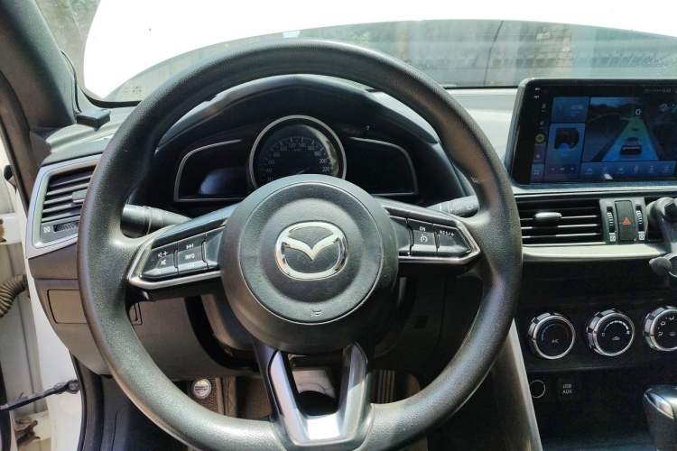 Used Mazda CX-4 2018 2.0L Automatic Two-Wheel Drive Blue Sky Luxury Edition Steering Wheel