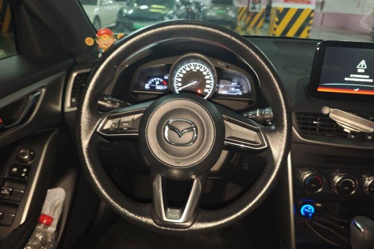 Used Mazda CX-4 2018 2.0L Automatic Two-Wheel Drive Blue Sky Dynamic Version China V Standard Steering Wheel
