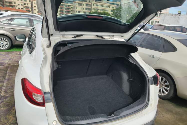 Used Mazda CX-4 2018 2.0L Automatic 2WD Blue Sky Exploration Edition China VI Standard Trunk