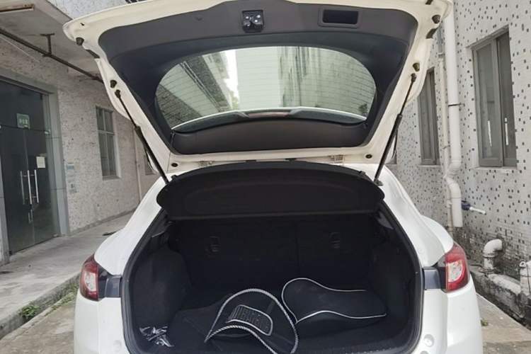 Used Mazda CX-4 2018 2.0L Automatic Two-Wheel Drive Blue Sky Premium Upgrade Version China VI Standard Trunk