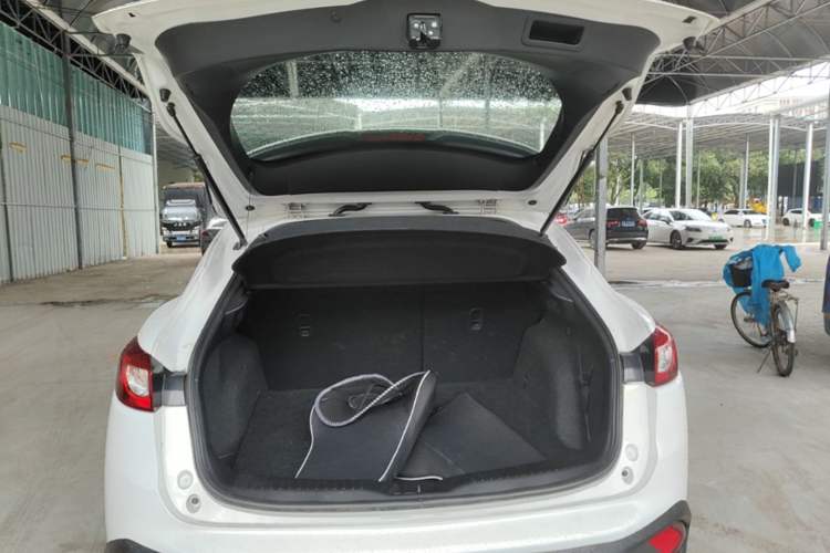 Used Mazda CX-4 2018 2.0L Automatic Two-Wheel Drive Blue Sky Premium Upgrade Version China VI Standard Trunk