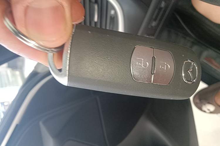 Used Mazda CX-4 2018 2.0L Automatic Two-Wheel Drive Blue Sky Dynamic Version China VI Standard Vehicle Key