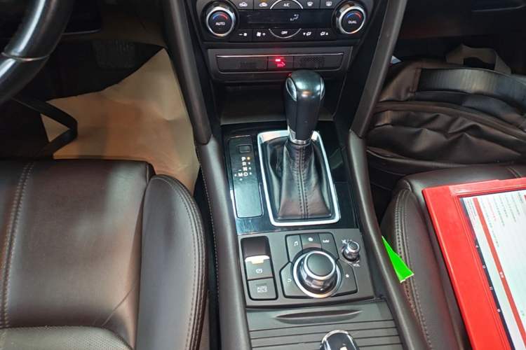 Used Mazda CX-4 2020 2.0L Automatic Two-Wheel Drive Blue Sky Luxury Edition Gear Lever