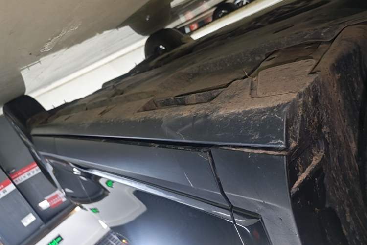 Used Mazda CX-4 2020 2.0L Automatic Two-Wheel Drive Blue Sky Luxury Edition Left Side Sill