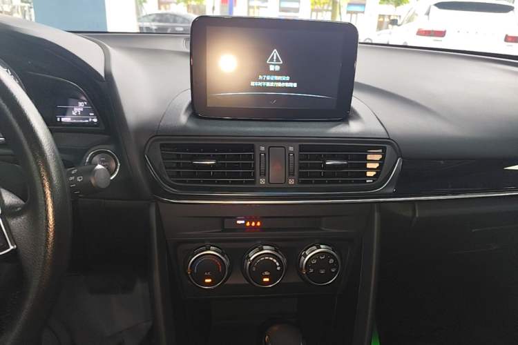 Used Mazda CX-4 2020 2.0L Automatic Two-Wheel Drive Blue Sky Youth Edition Audio And AC Panel