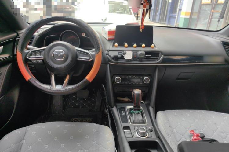 Used Mazda CX-4 2020 2.0L Automatic Two-Wheel Drive Blue Sky Exploration Edition Center Console