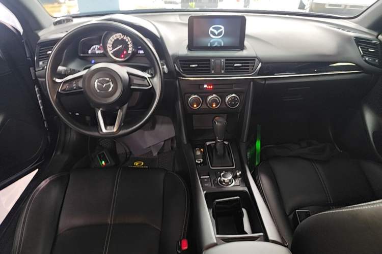 Used Mazda CX-4 2020 2.0L Automatic Two-Wheel Drive Blue Sky Youth Edition Center Console