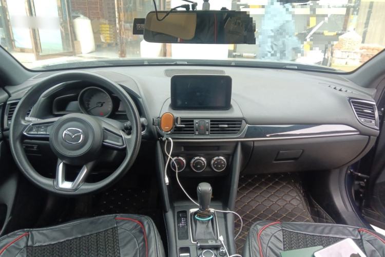 Used Mazda CX-4 2020 2.0L Automatic Two-Wheel Drive Blue Sky Dynamic Edition Center Console