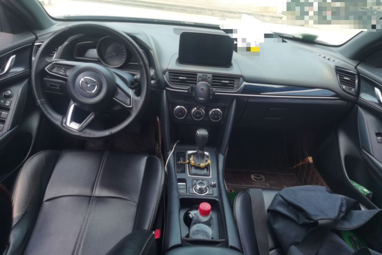 Used Mazda CX-4 2020 2.0L Automatic Two-Wheel Drive Blue Sky Dynamic Edition Center Console