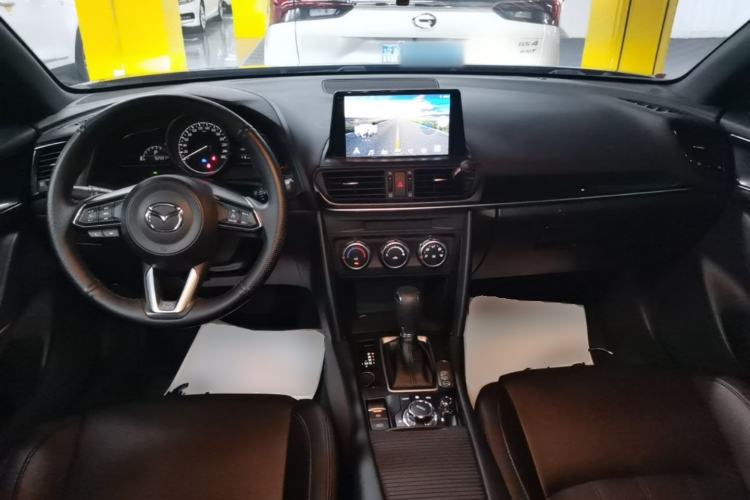 Used Mazda CX-4 2020 2.0L Automatic Two-Wheel Drive Blue Sky Dynamic Edition Center Console