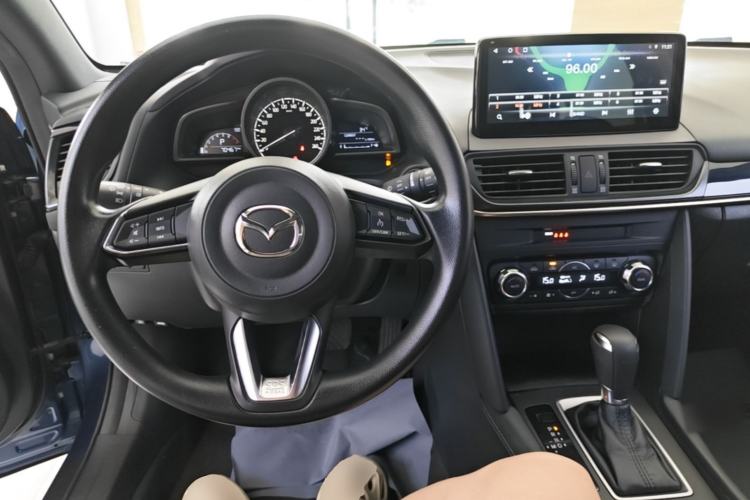Used Mazda CX-4 2020 2.0L Automatic Two-Wheel Drive Blue Sky Exploration Edition Center Console