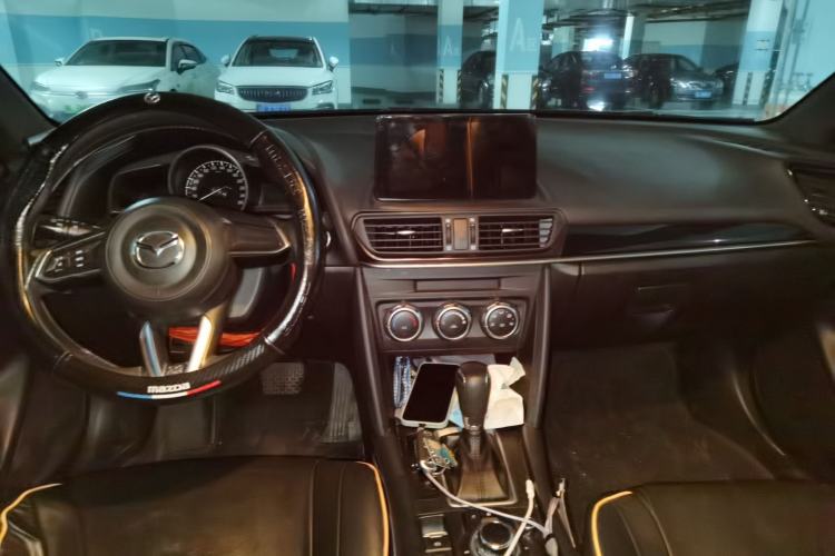 Used Mazda CX-4 2020 2.0L Automatic Two-Wheel Drive Blue Sky Dynamic Edition Center Console